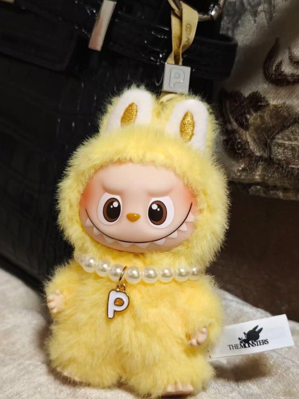 POP MART Yellow Labubu — 'Pin For Love' P